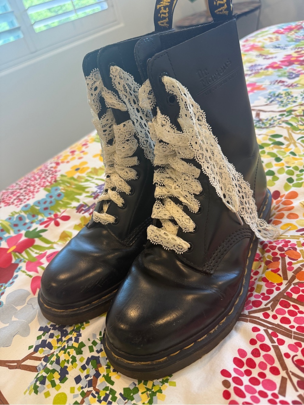 Dr. Martens 1490 Black Leather 10-Eye Boots w/ Lace Ribbon Laces US 8